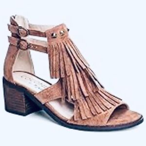 Boho Brown Fringe Matisse “Coconuts” Block Heel Sandals Brass Findings Buckles
